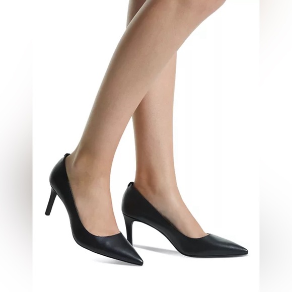 Michael Kors Alina Flex Leather Navy Pointed-Toe Pumps 6.5M New with Box. - Picture 1 of 10